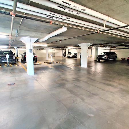 Monki Di Executive Suites - Glas - Luxury Inner City Home 3 Min To Downtown W Private Rooftop Patio Fireplace 卡加利 外观 照片
