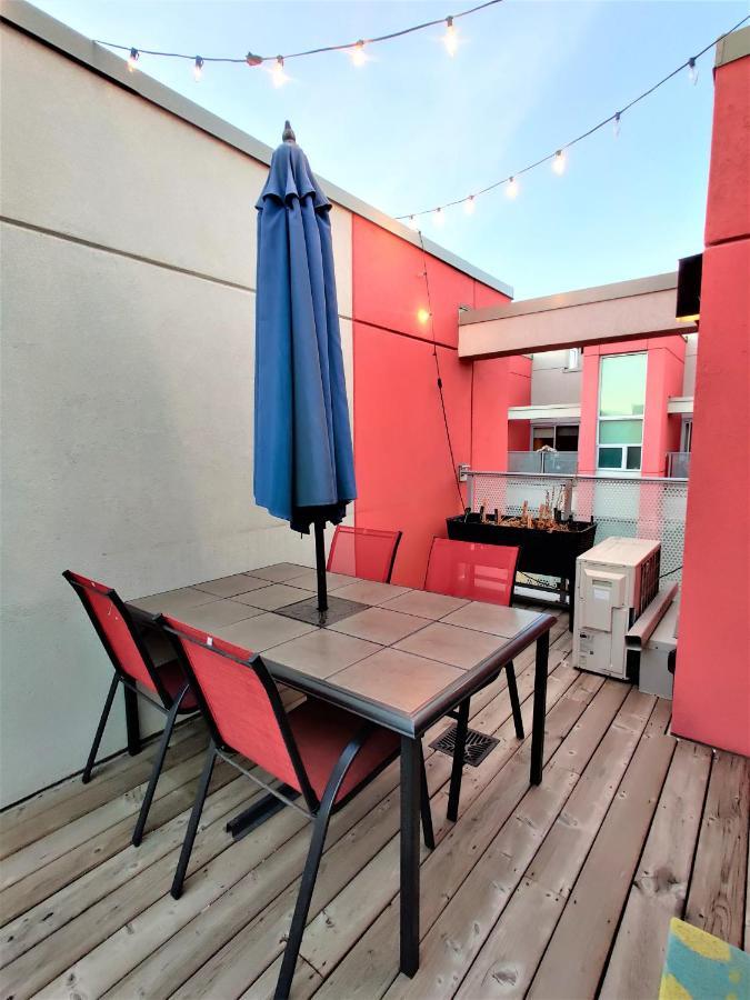 Monki Di Executive Suites - Glas - Luxury Inner City Home 3 Min To Downtown W Private Rooftop Patio Fireplace 卡加利 外观 照片
