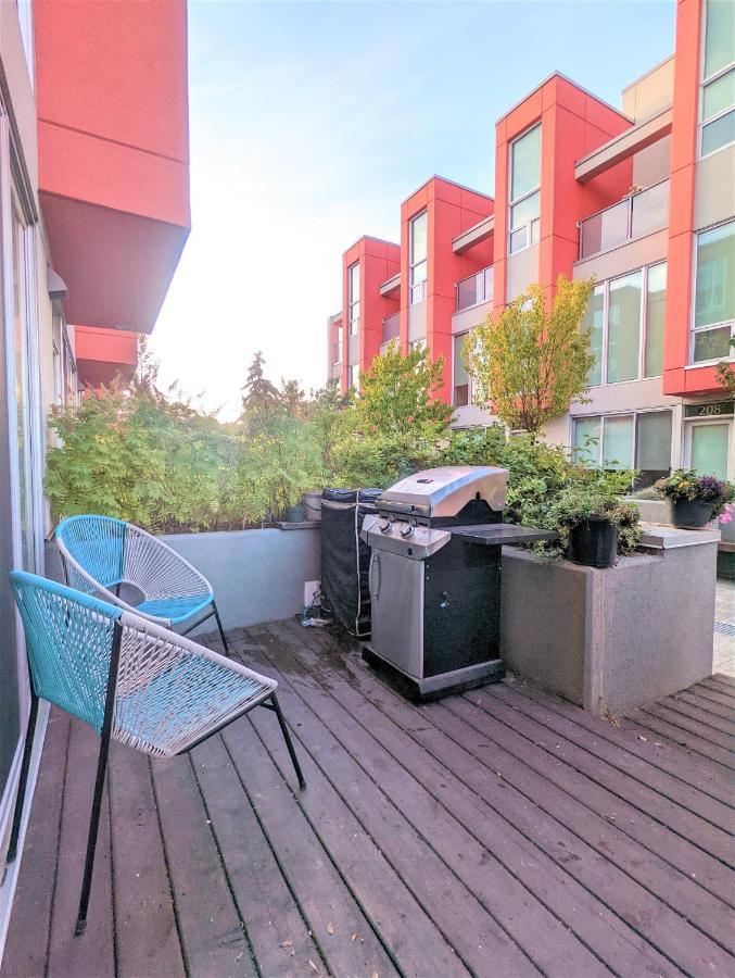 Monki Di Executive Suites - Glas - Luxury Inner City Home 3 Min To Downtown W Private Rooftop Patio Fireplace 卡加利 外观 照片